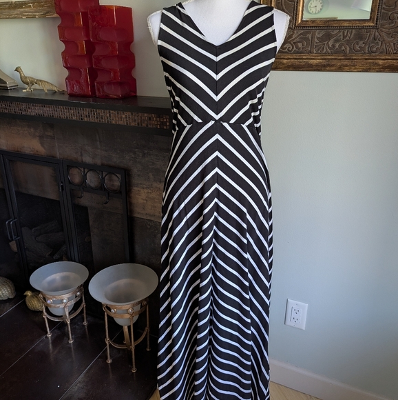 Talbots Womens Small Black White Stripe Chevron Open Back Stretch Maxi Dress 171 - Picture 2 of 13